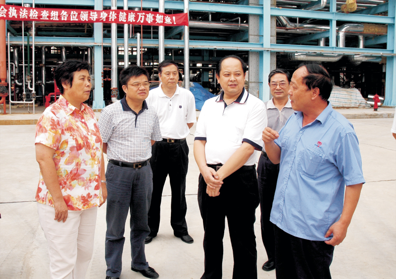 2008年9月10日，湖北省人大常委副主任蔣大國來公司，對(duì)公司《勞動(dòng)合同法》實(shí)施情況進(jìn)行檢查